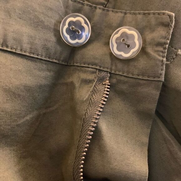 ModCloth Olive Shorts with Printed Lining - Picture 4 of 4